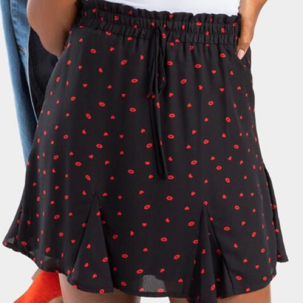 Francesca’s Hearts and Kisses Skirt New with tags